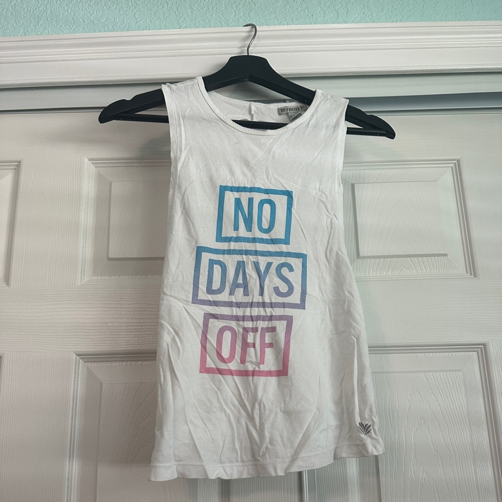 Forever 21 - no days off tank